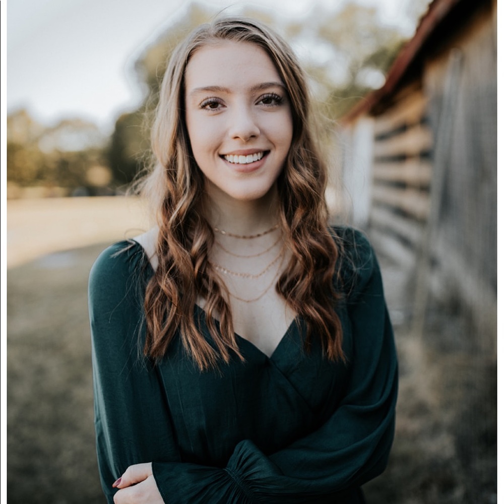 Meet your Posher, Olivia